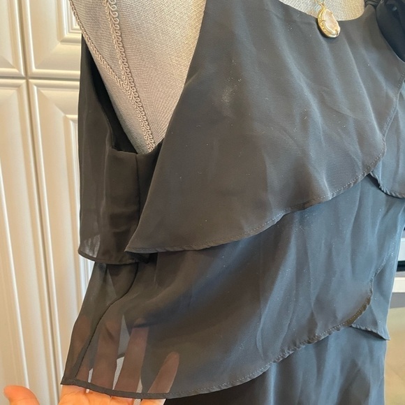 WHBM ruffle shift dress-  NEW - Picture 2 of 5